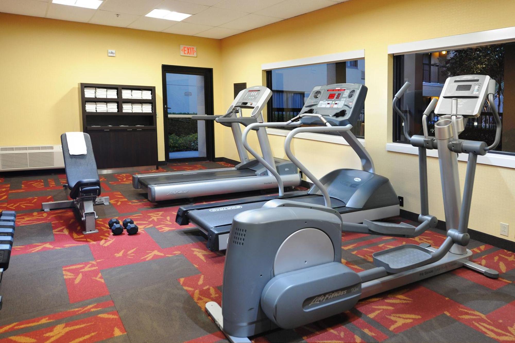 Courtyard By Marriott Houston Hobby Airport Hotel Facilities photo